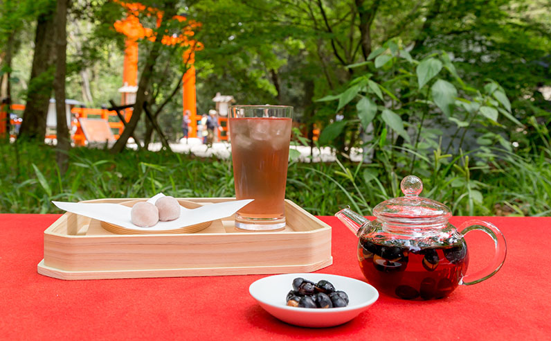 賀茂御祖（かもみおや）神社　流鏑馬（やぶさめ）と神事を支える人々 —さるや　申餅（さるもち）[京の暮らしと和菓子 #24]