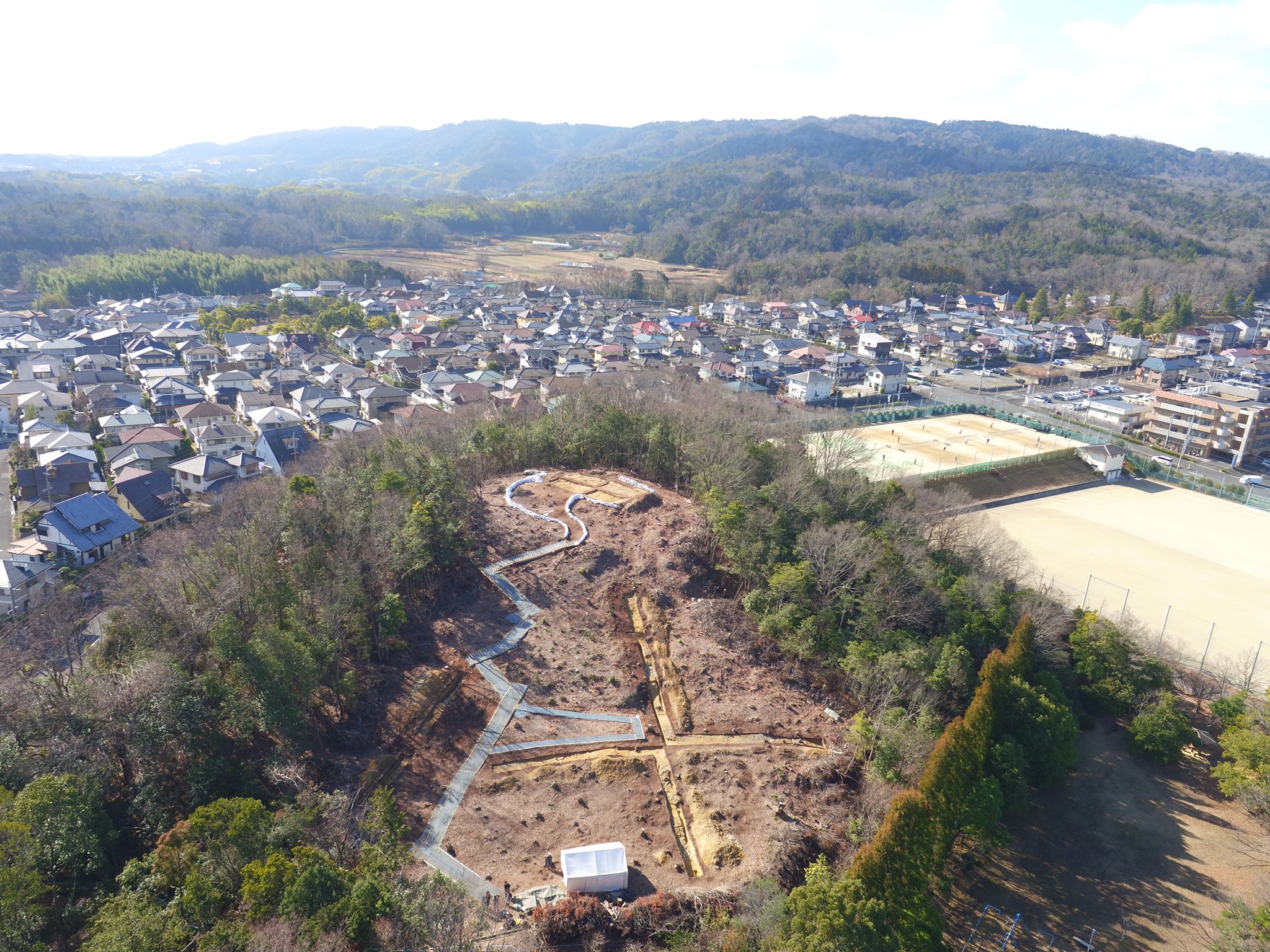 奈良市観光協会「奈良市富雄丸山古墳 発掘体験」