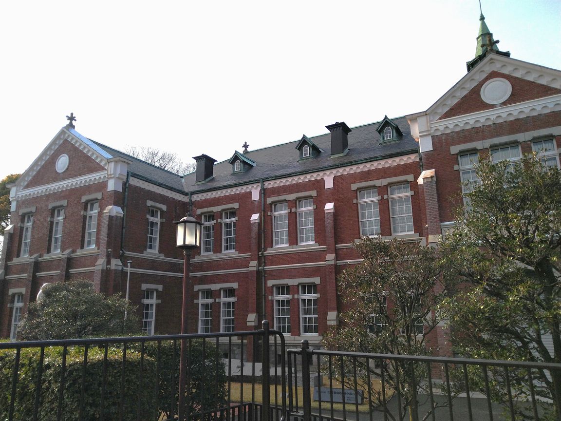 旧近衛師団司令部庁舎（旧東京国立近代美術館工芸館）（東京）